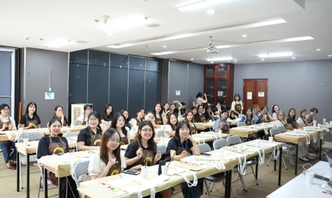 20/10 Nhà TIW: Dành chút yêu thương cho phái đẹp 