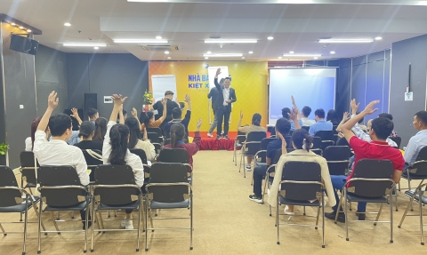 Hội thảo kinh doanh Hà Nội của Sales World tại The Vuon