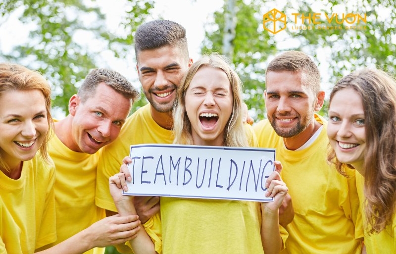 Trò chơi team building ngoài trời: 10 hoạt động hiệu quả xây dựng tinh thần đồng đội