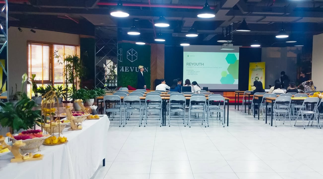 Sự kiện Pitching Day 2030 Youth Force Vietnam 2022 tại The Vuon 