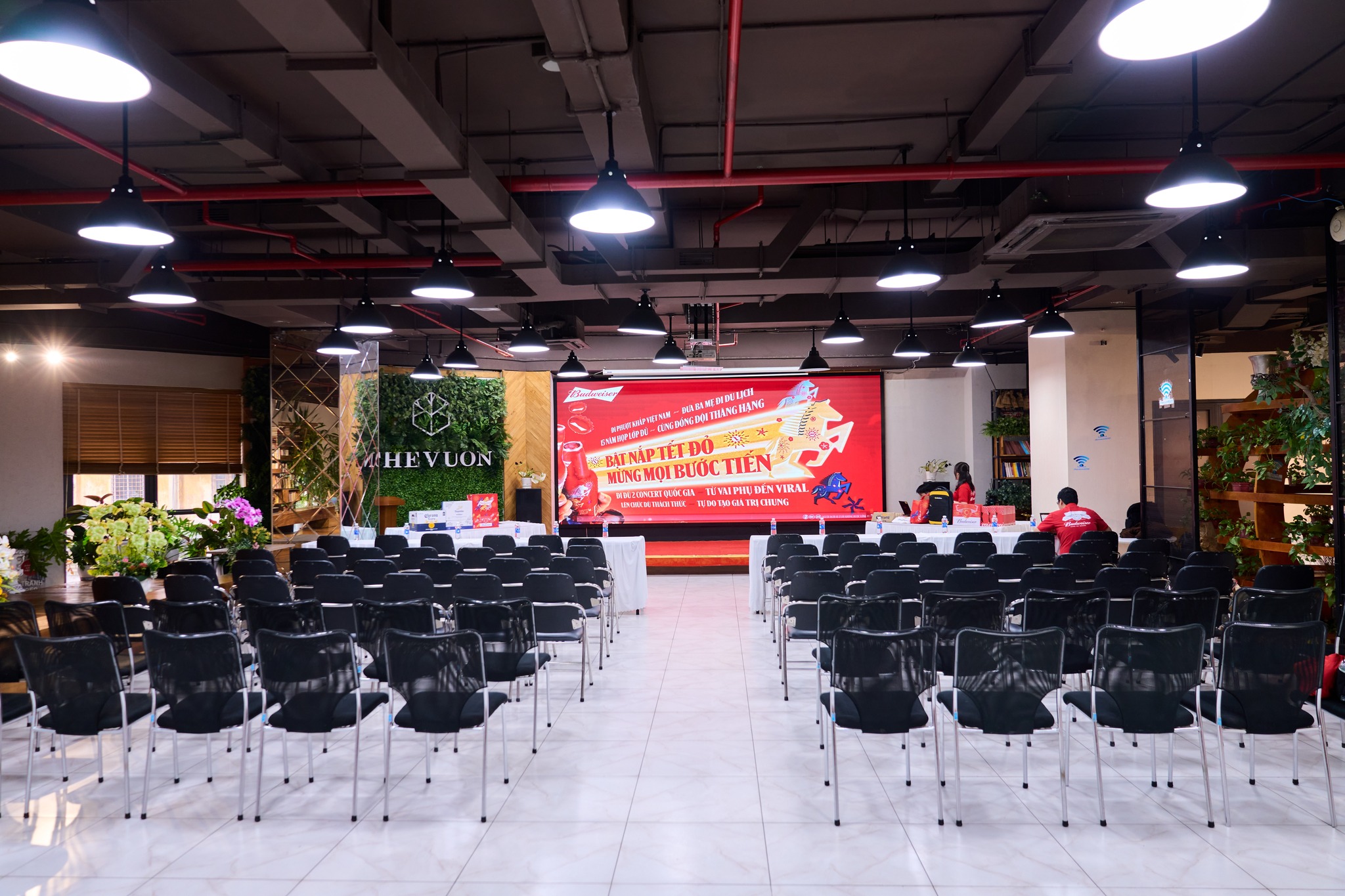 Hội nghị Tết 2026 Budweiser tại The Vuon Luxury Garden Office