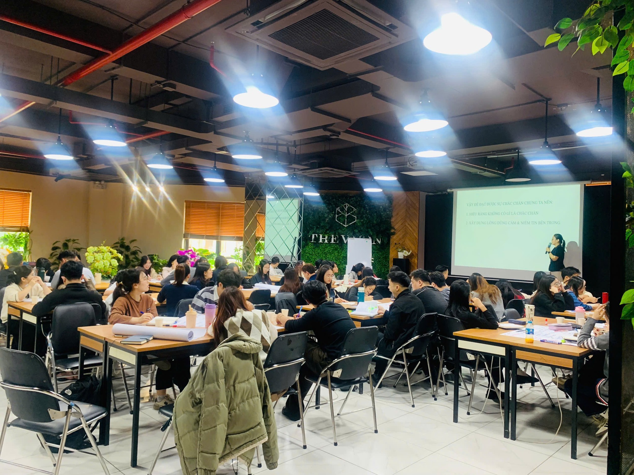 Workshop tiếng Anh English TaTa tại The Vuon Luxury Garden