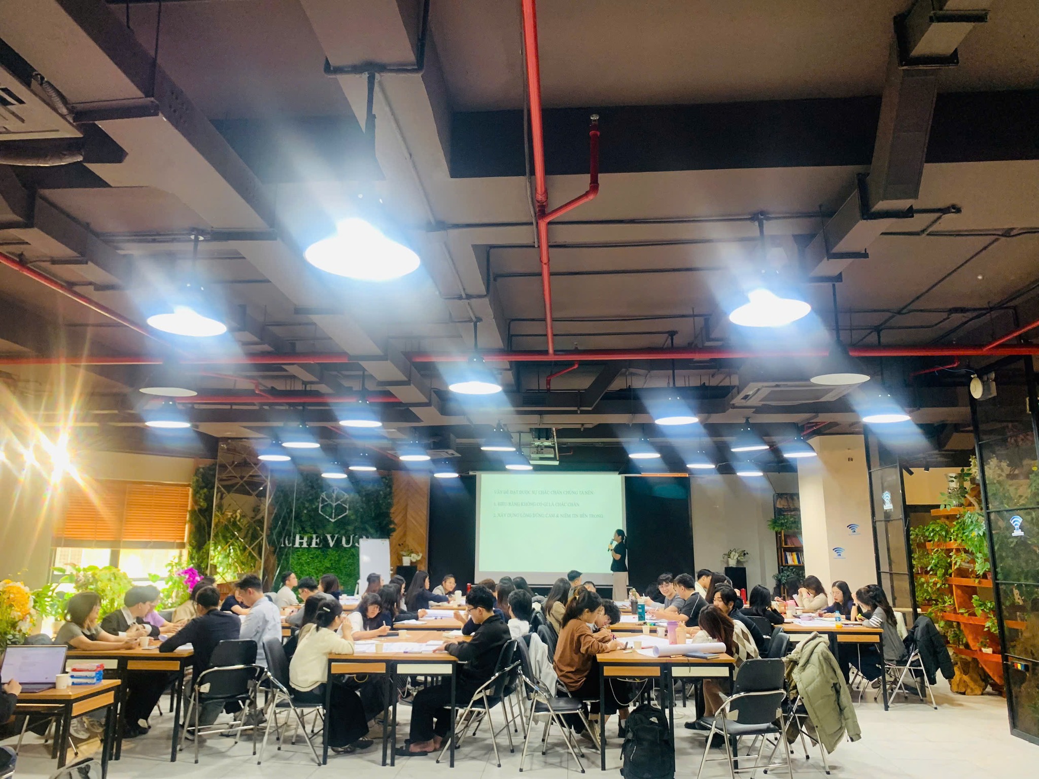 Workshop tiếng Anh English TaTa tại The Vuon Luxury Garden