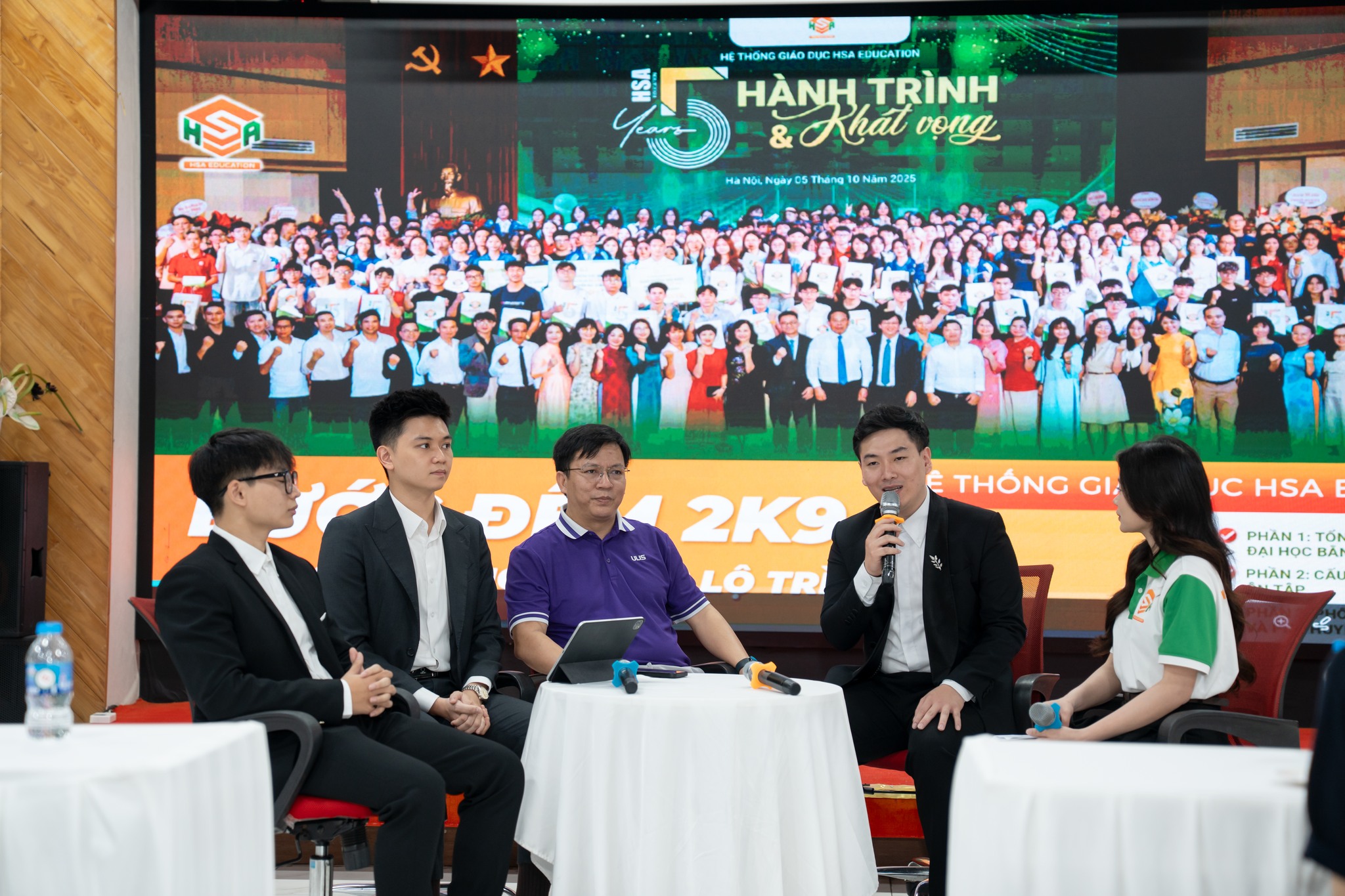 Talkshow hướng nghiệp “Bước đệm 2k9 - Hiểu kỳ thi, chọn đúng lộ trình” 