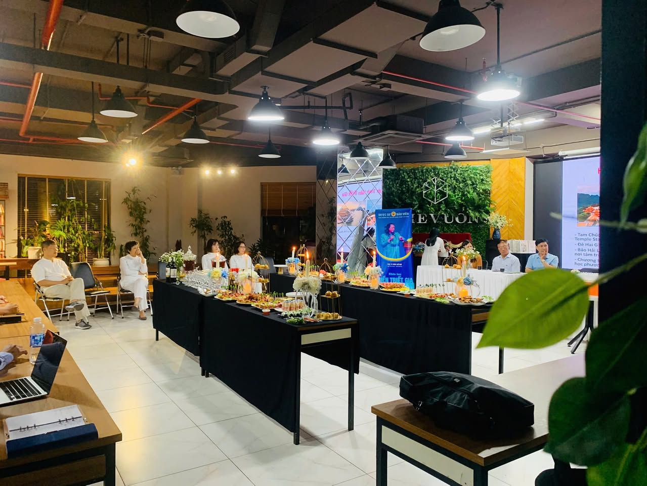 không gian tổ chức sự kiện tri ân tại The Vuon