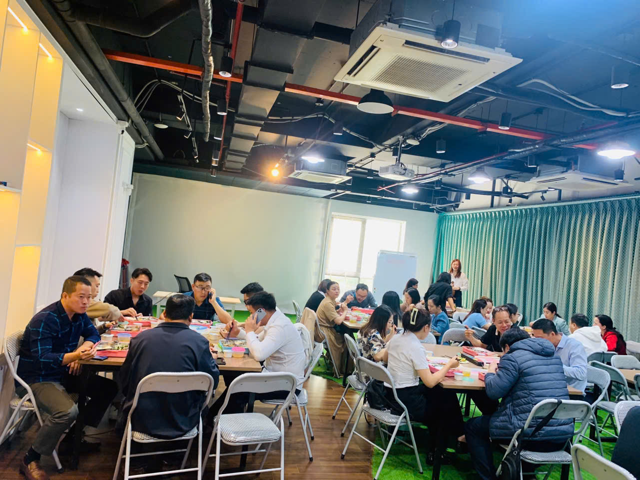 lớp học đào tạo nội bộ cho công ty