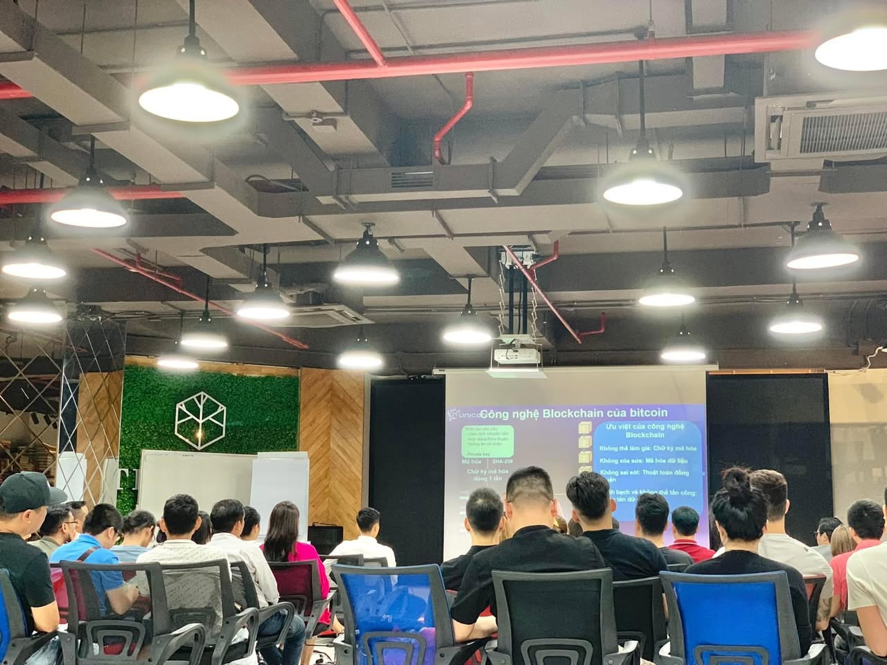 Hội thảo blockchain tại Hà Nội: Đón sóng tiền số cùng Meta Vietnam Cats Co tại The Vuon