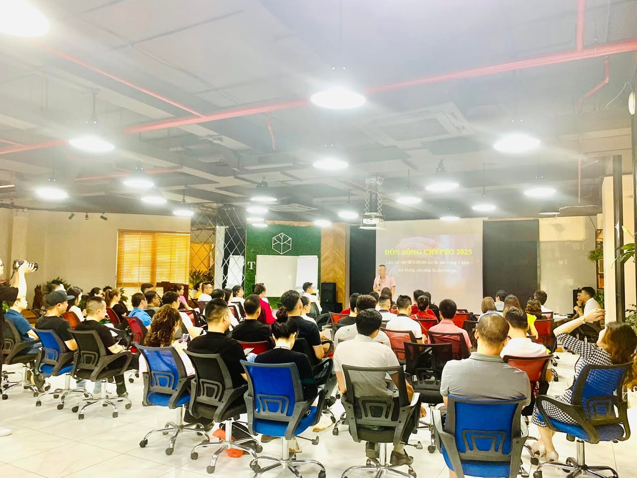 Hội thảo blockchain tại Hà Nội: Đón sóng tiền số cùng Meta Vietnam Cats Co tại The Vuon