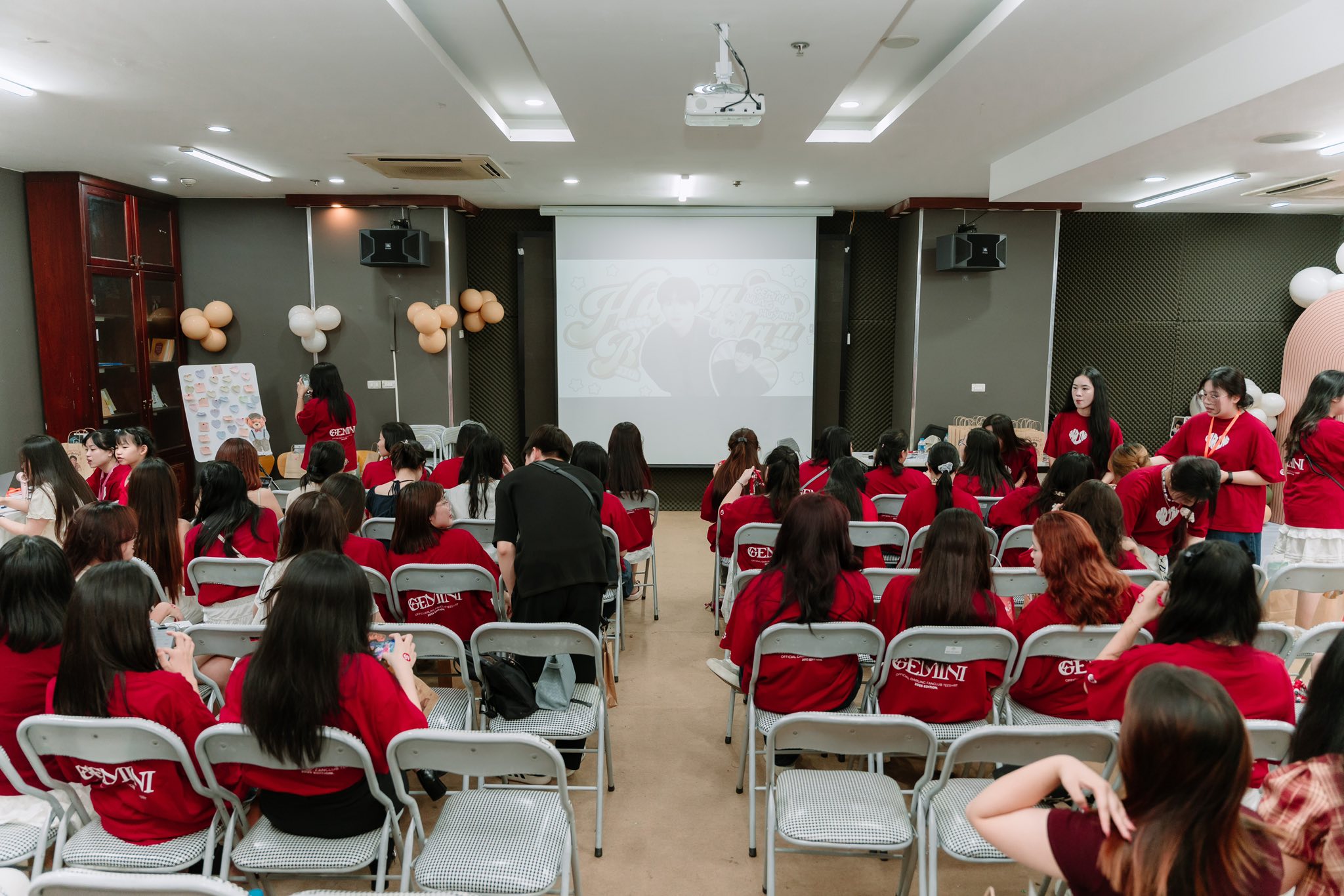 Sinh nhật Gemini Hùng Huỳnh bùng nổ cảm xúc tại The Vuon 