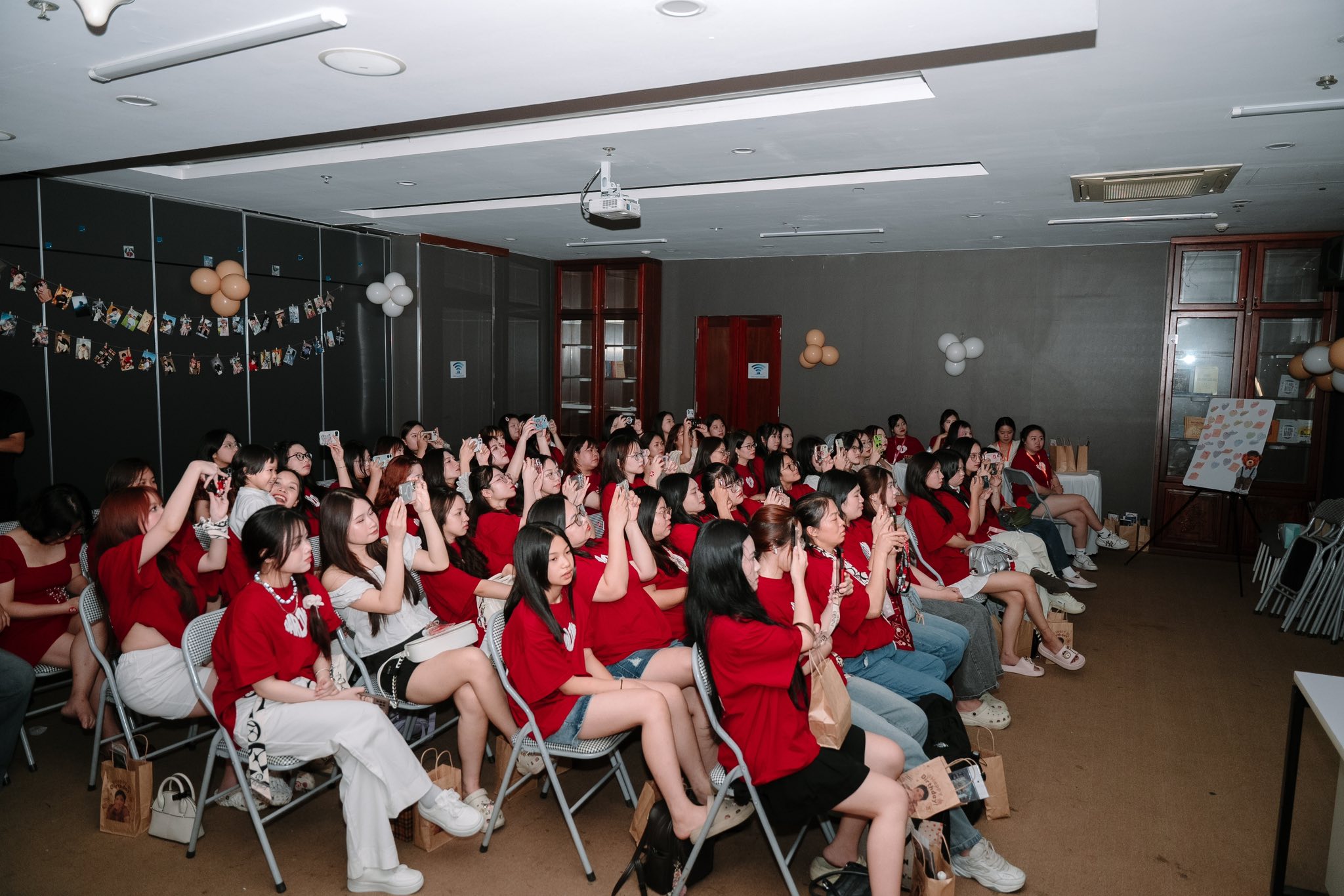 Sinh nhật Gemini Hùng Huỳnh bùng nổ cảm xúc tại The Vuon 