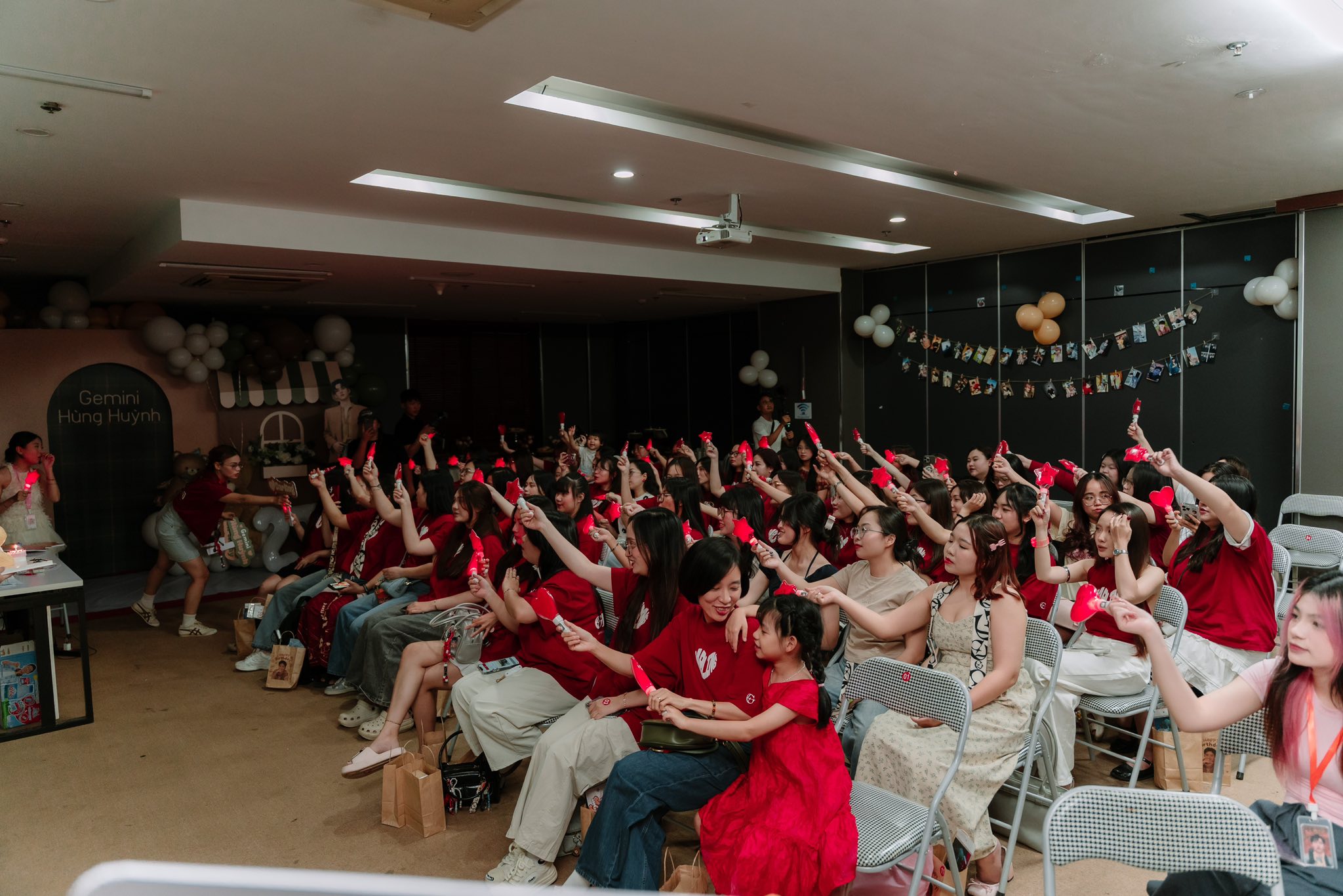 Sinh nhật Gemini Hùng Huỳnh bùng nổ cảm xúc tại The Vuon 