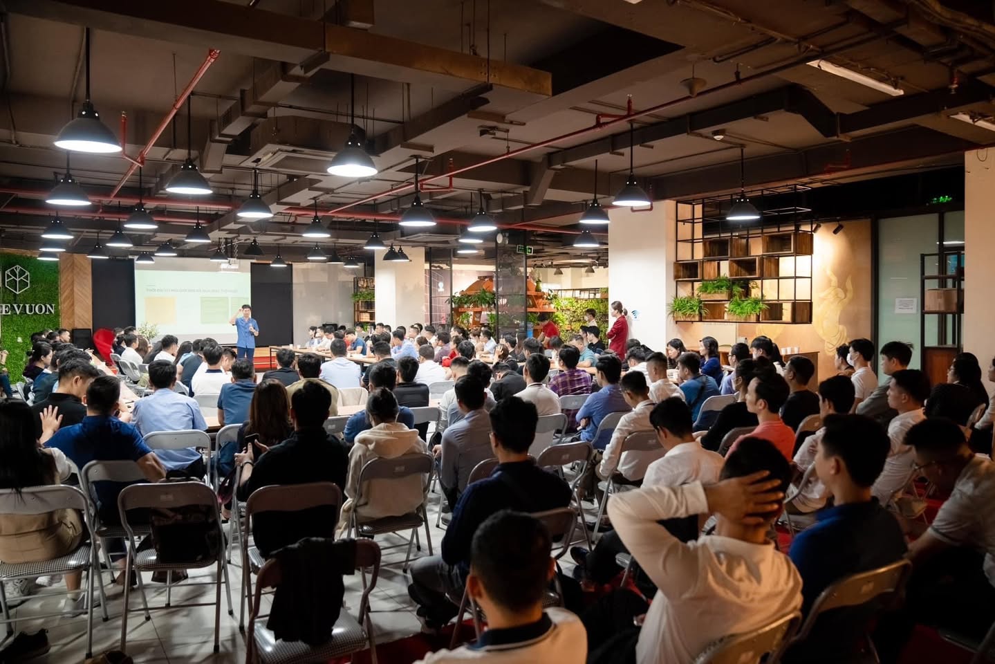 Hội thảo bất động sản Trần Minh tại The Vuon Luxury Garden Office 