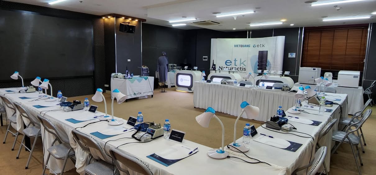 Workshop nha khoa do Công ty Việt Quang tổ chức tại The Vuon