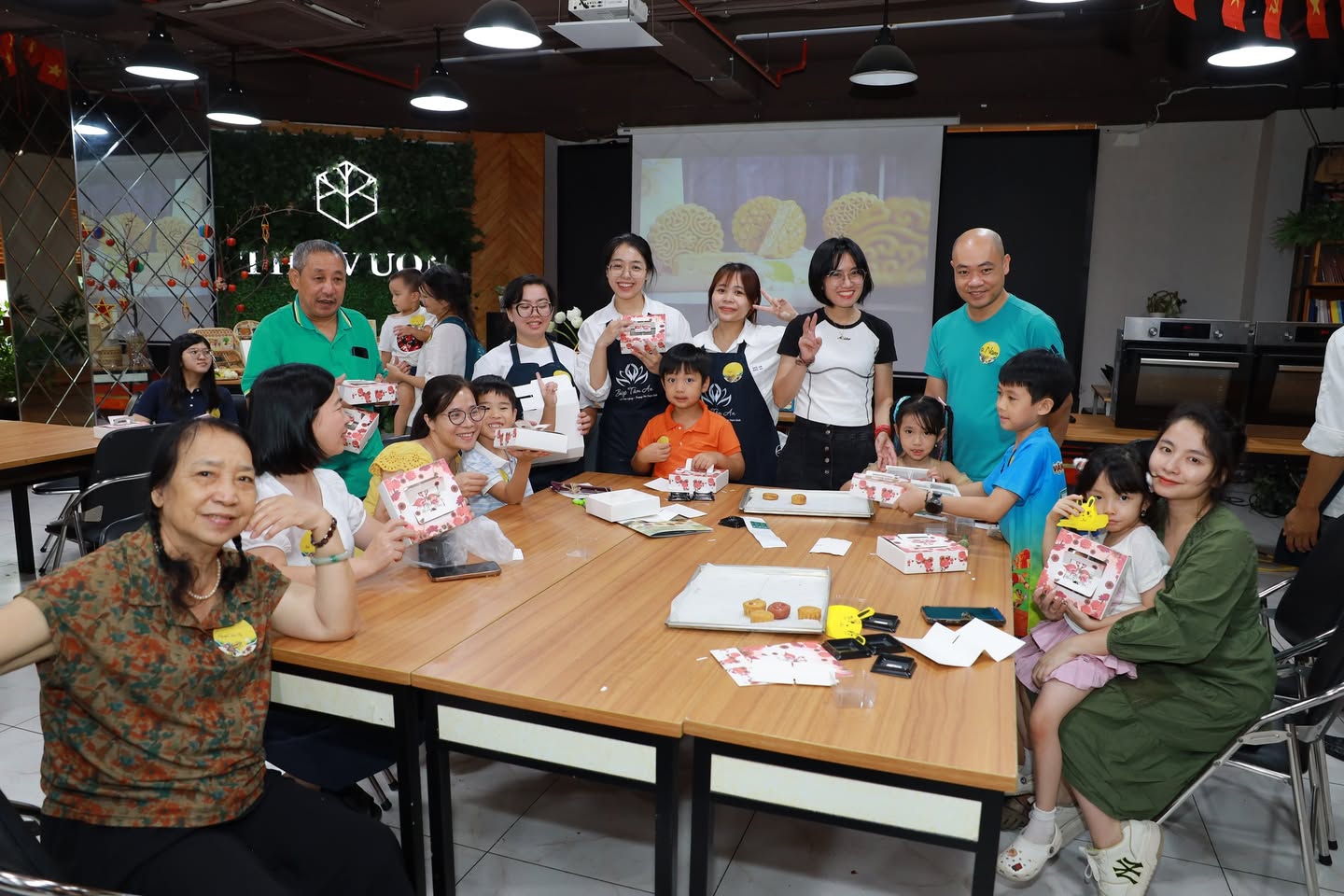 Workshop làm bánh trung thu cho bé tại The Vuon - Trải nghiệm ý nghĩa cùng gia đình