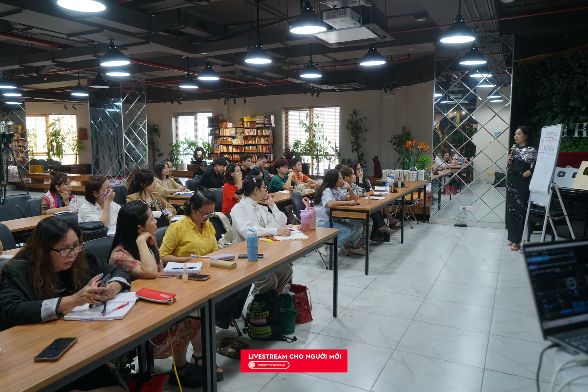 Workshop Livestream cho người mới tại The Vuon Luxury Garden