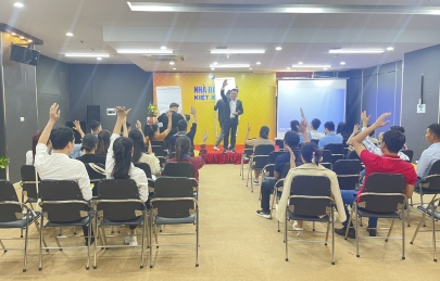 Hội thảo kinh doanh Hà Nội của Sales World tại The Vuon