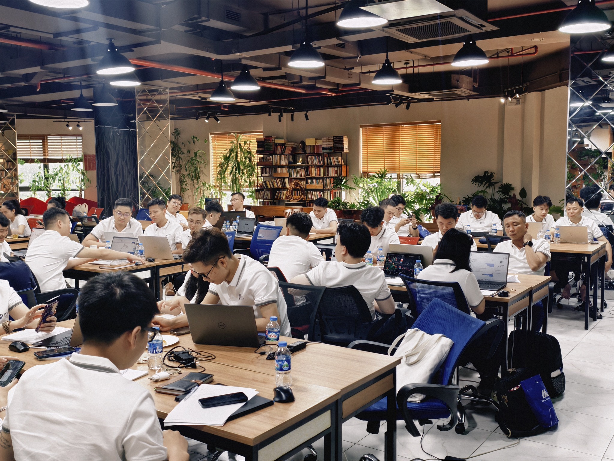 Sự kiện đầu tư ngoại hối DNI Invest Forex tại The Vuon 