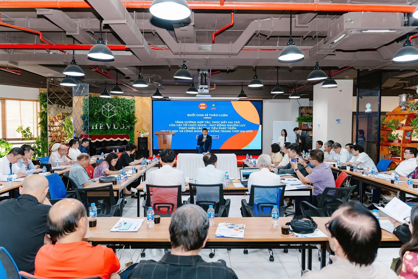 Hội thảo Khoa học & Công nghệ tại The Vuon: Khơi dậy sức mạnh đổi mới