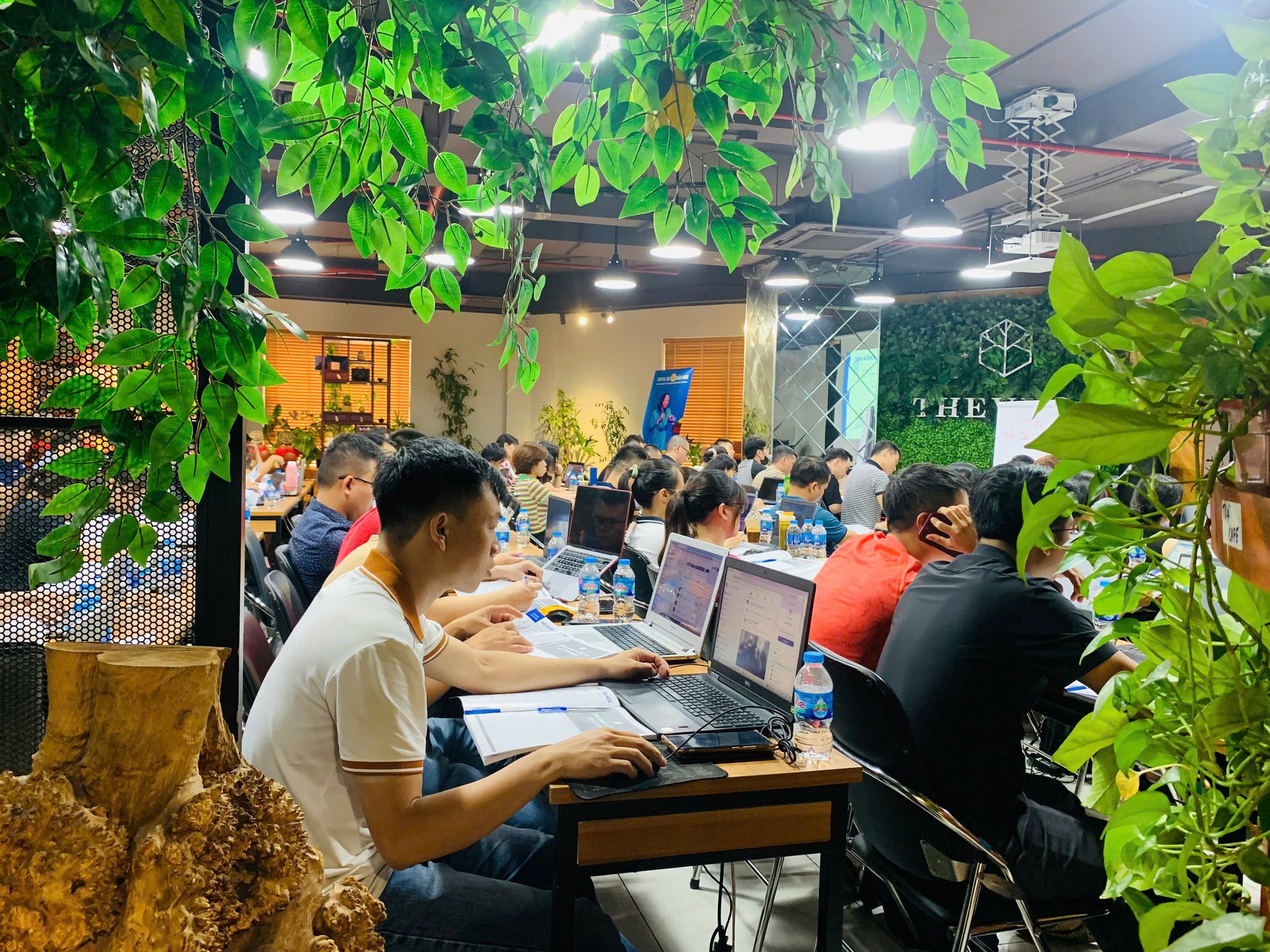 Salomon Education tổ chức khóa học Facebook Ads Pro tại The Vuon 