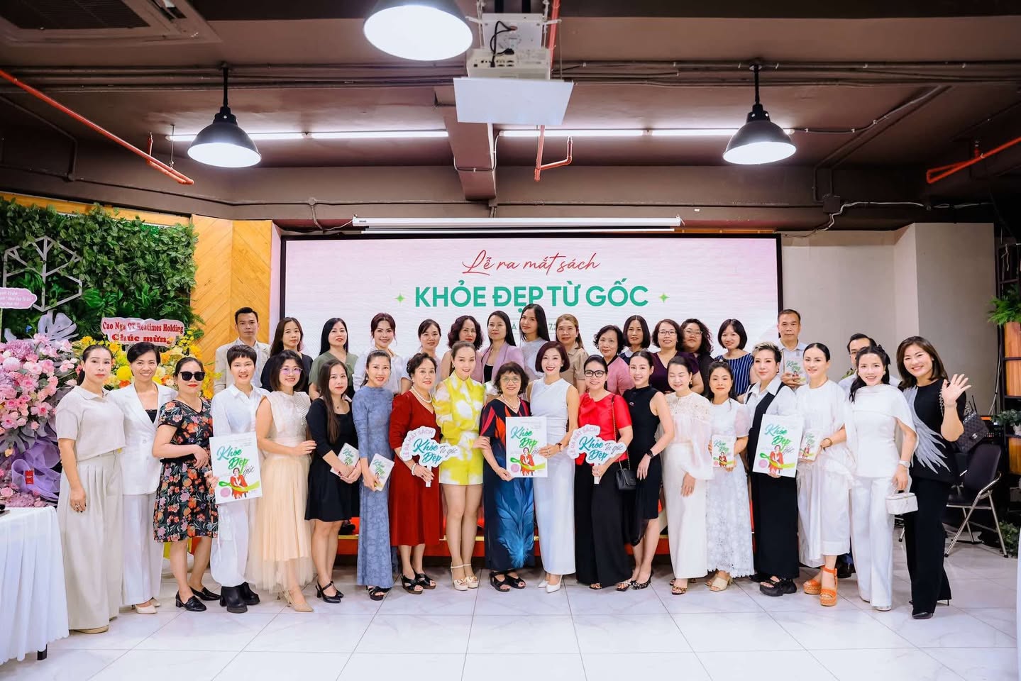 Lễ ra mắt sách “Khỏe đẹp từ gốc” tại The Vuon Hà Nội 