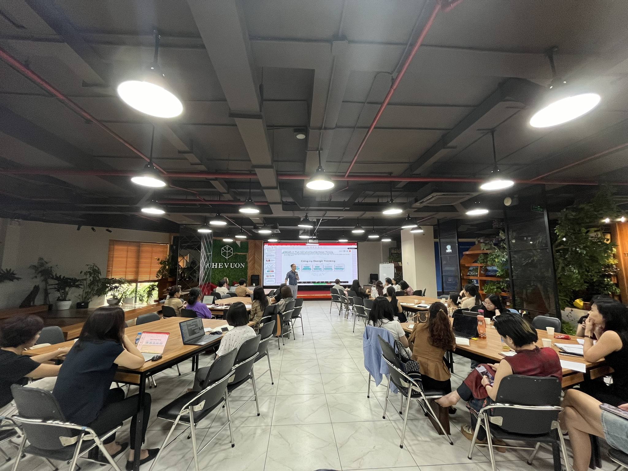 Ngày đào tạo số 2 của IDEAS Project tại The Vuon dành cho nữ lãnh đạo ASEAN 