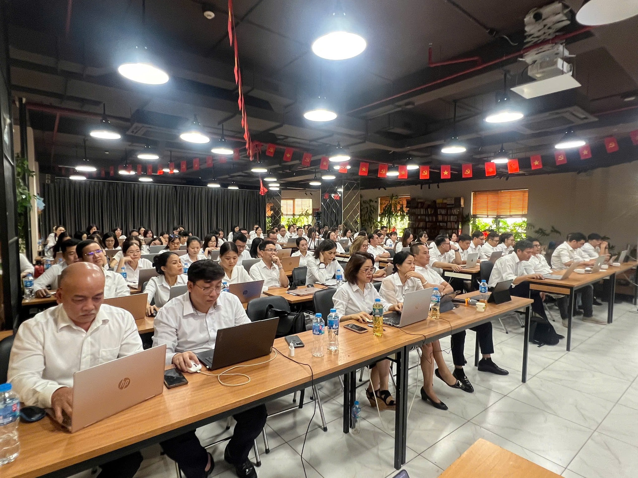 khóa học AI thực chiến cho biên tập sách tại The Vuon