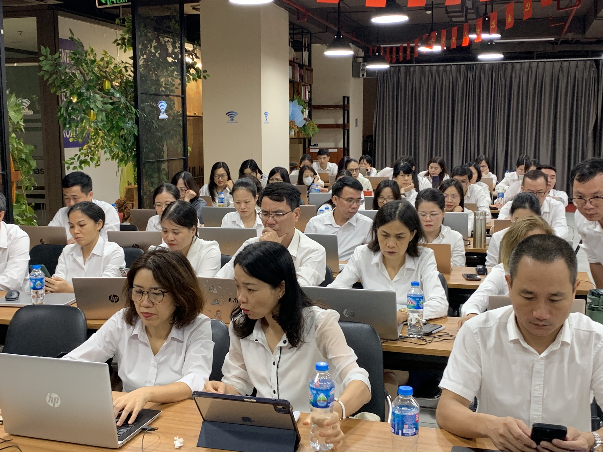 NXB Giáo Dục Việt Nam phối hợp với Vinalink tổ chức khóa học AI thực chiến cho biên tập sách tại The Vuon 