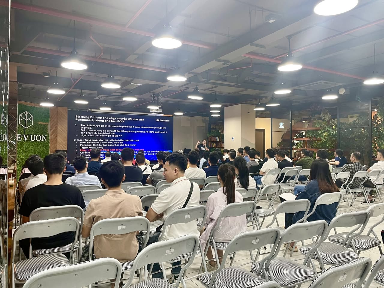 Bí quyết chạy Facebook Ads bán POD hiệu quả – Bật mí từ workshop SenPrints tại The Vuon