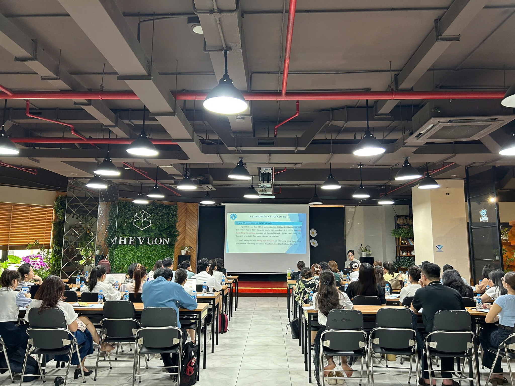Lớp tập huấn BHXH BHYT BHTN 2026 Hà Nội của EFY Việt Nam tại The Vuon 