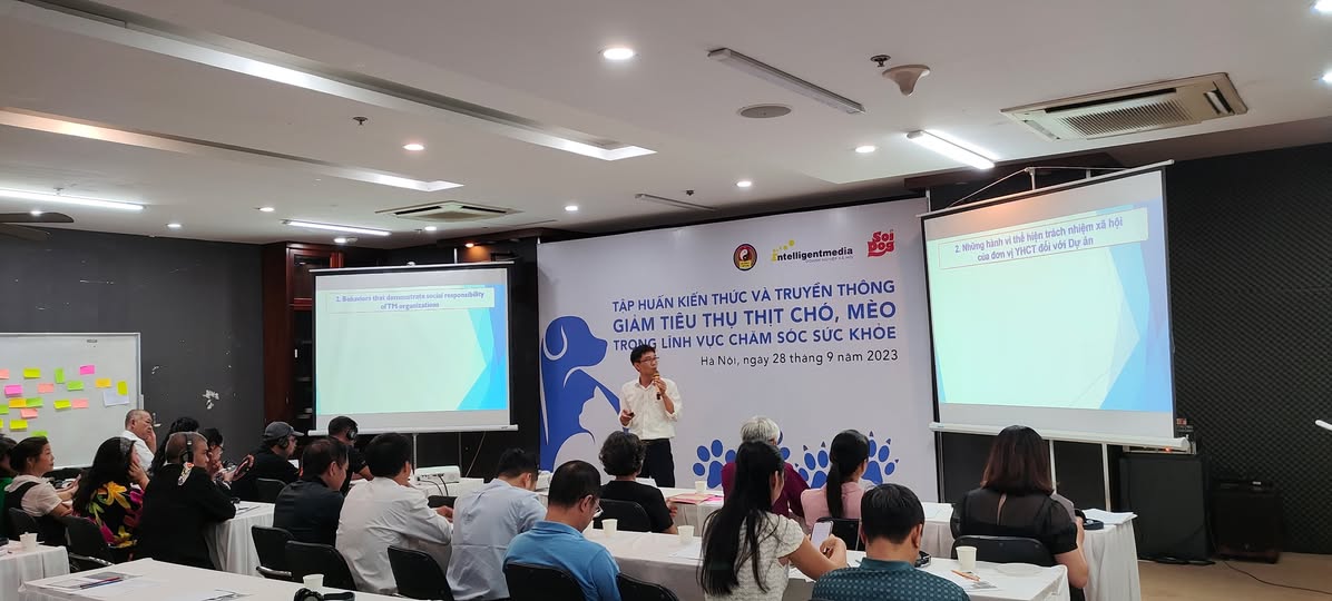 Giảm tiêu thụ thịt chó mèo & phòng chống bệnh dại – Tập huấn tại The Vuon