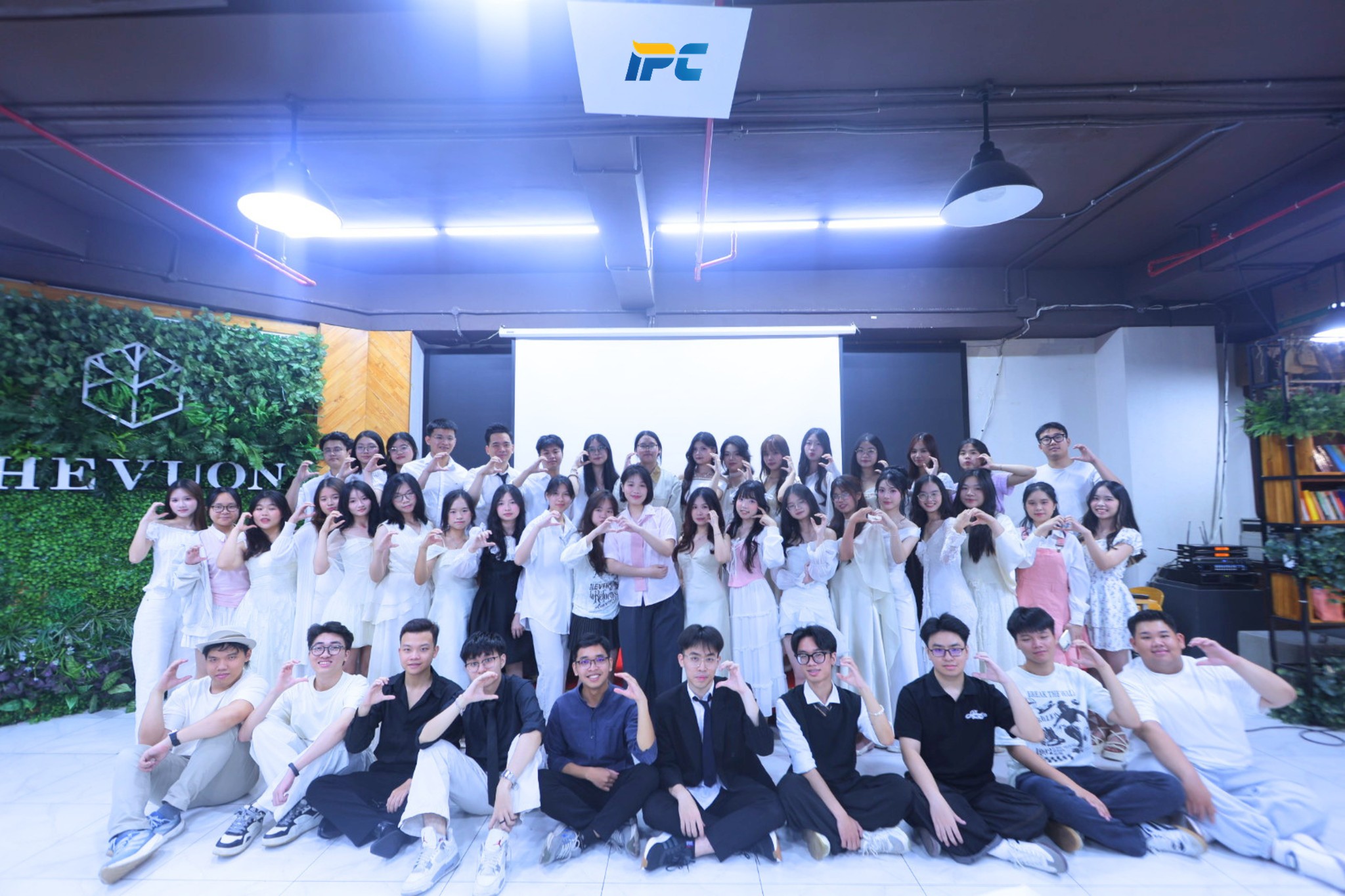 IPC Aurora tổ chức tiệc sinh nhật câu lạc bộ Hà Nội tại The Vuon 