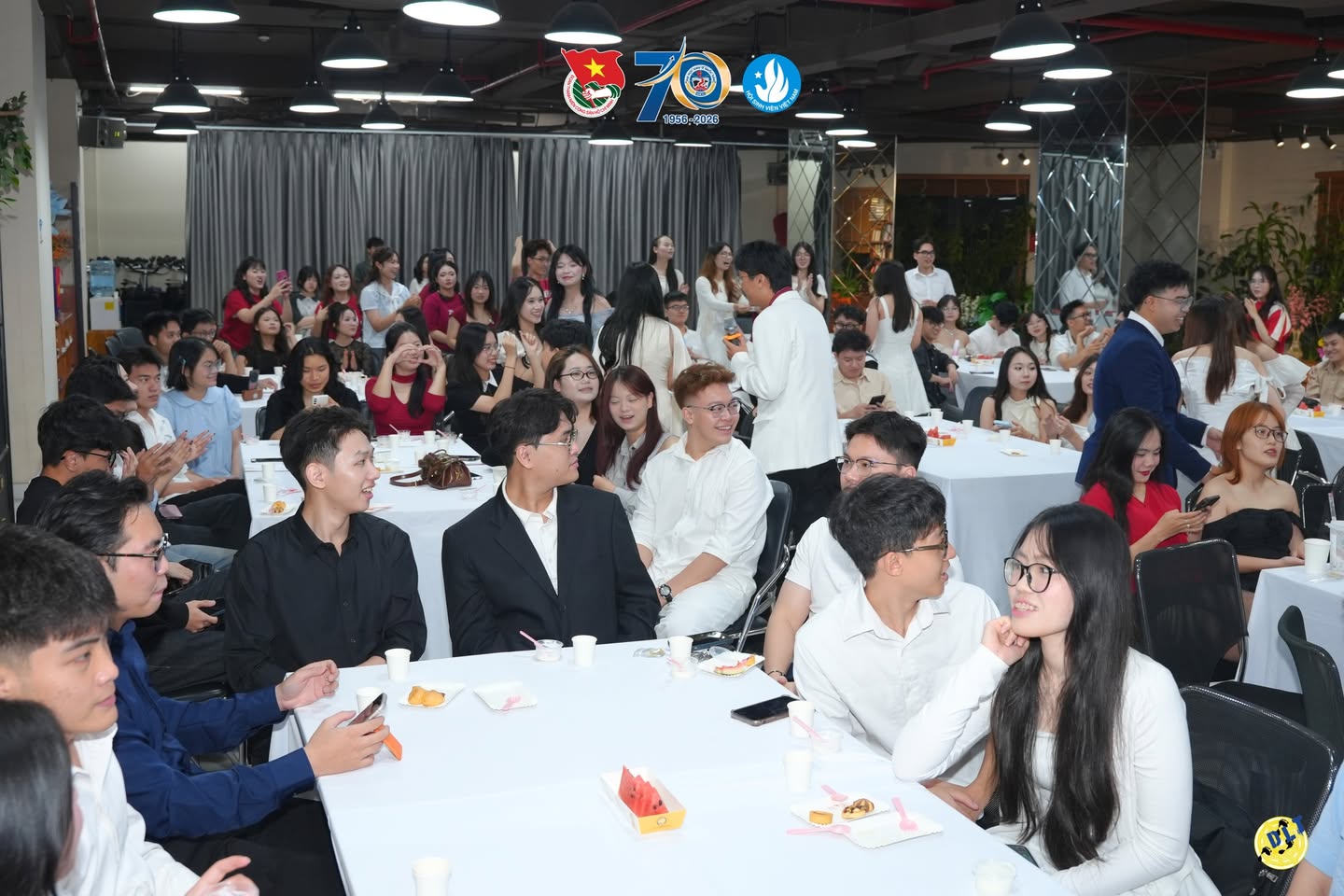 Sự kiện sinh nhật Vernalis 22 năm CLB Du Lịch Trẻ NEU tại The Vuon 