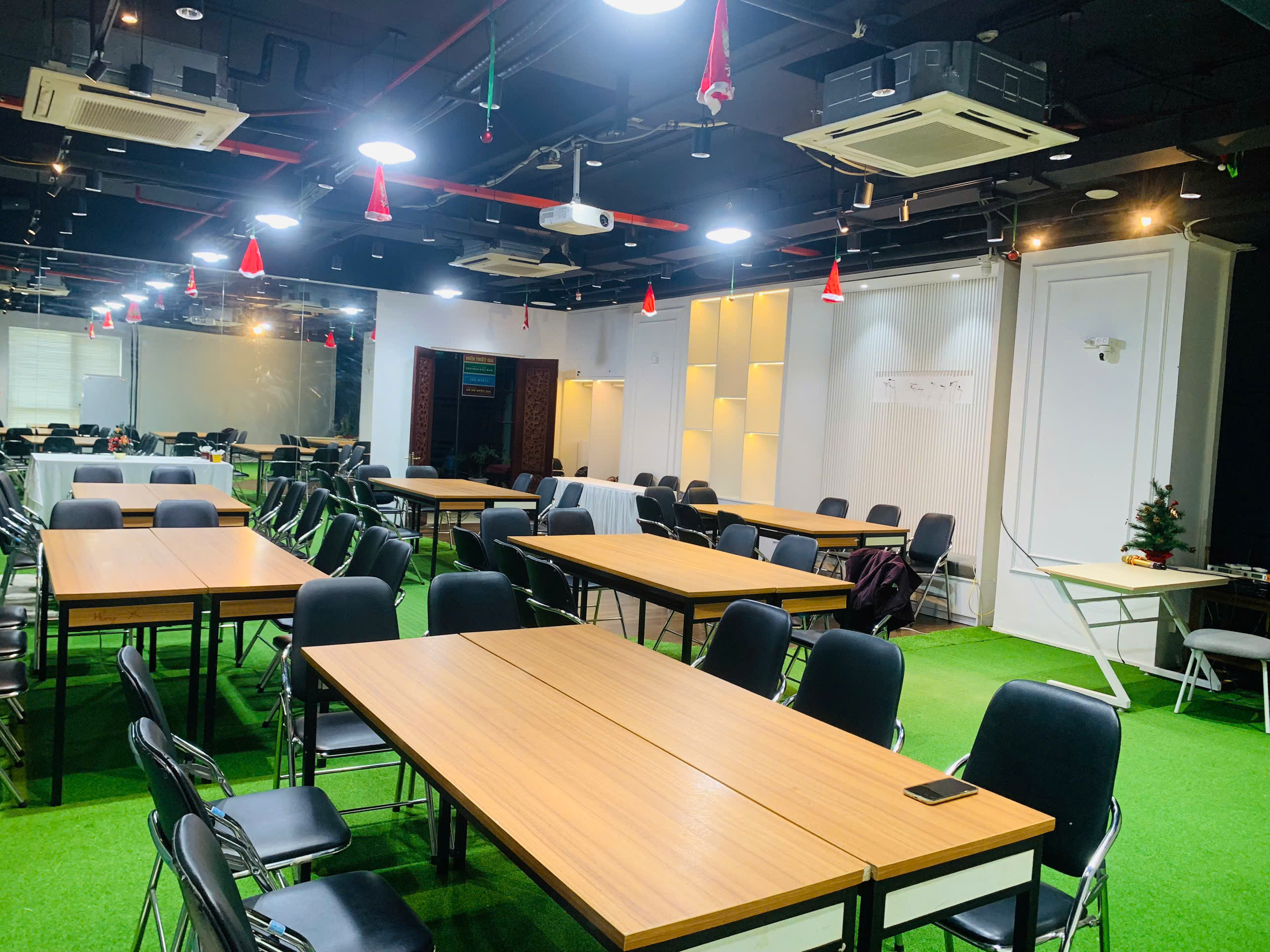 Thuê văn phòng riêng Giảng Võ tại The Vuon Luxury Garden Office 