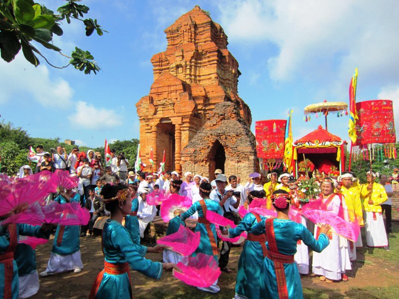 Lễ hội Tháp Bà Ponagar Nha Trang