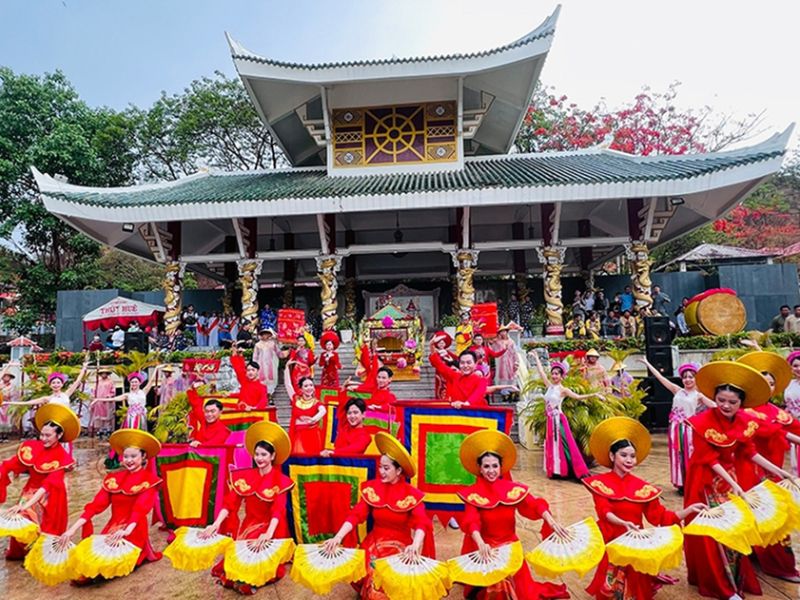 Lễ hội Bà Chúa Xứ